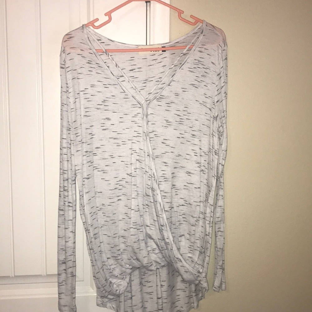 Boutique white/ black knit top